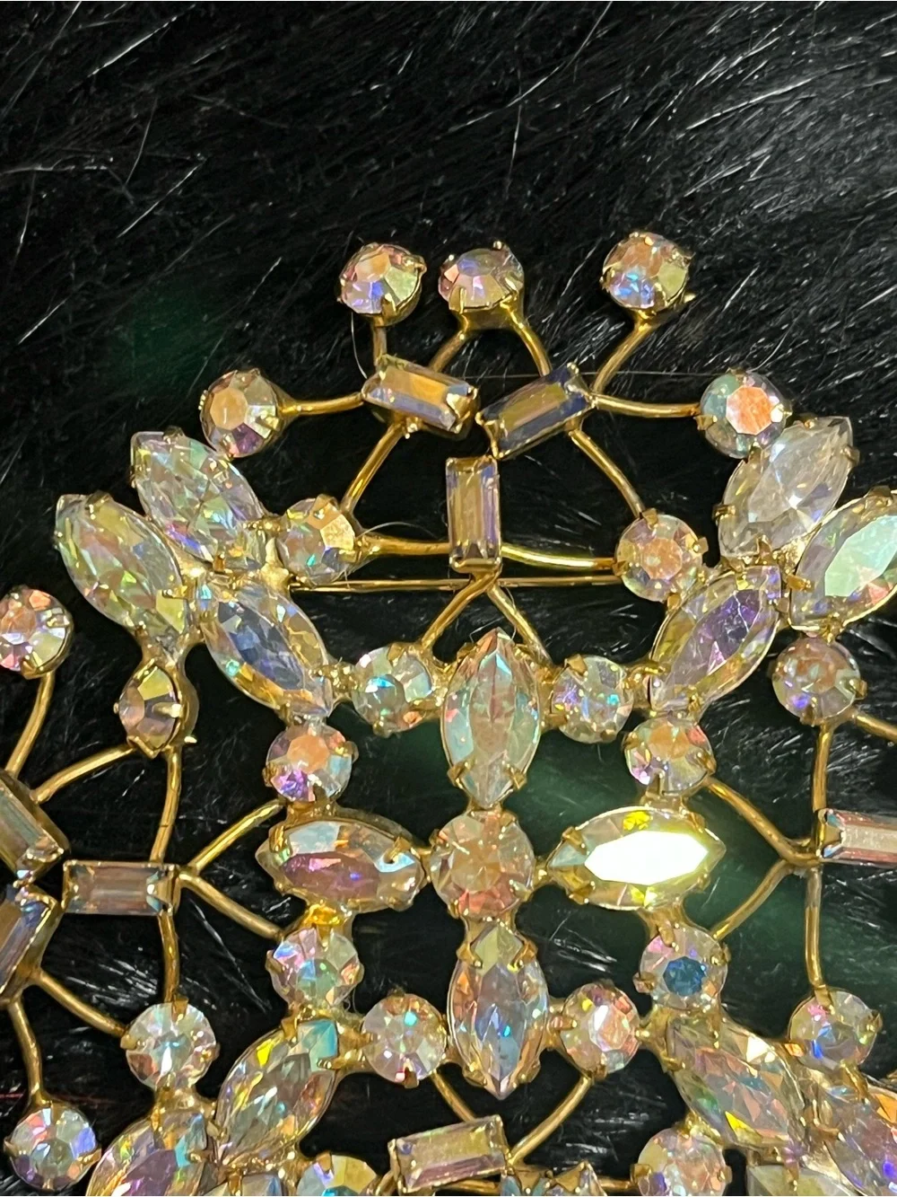 Vintage Sparkling Rhinestones Brooch